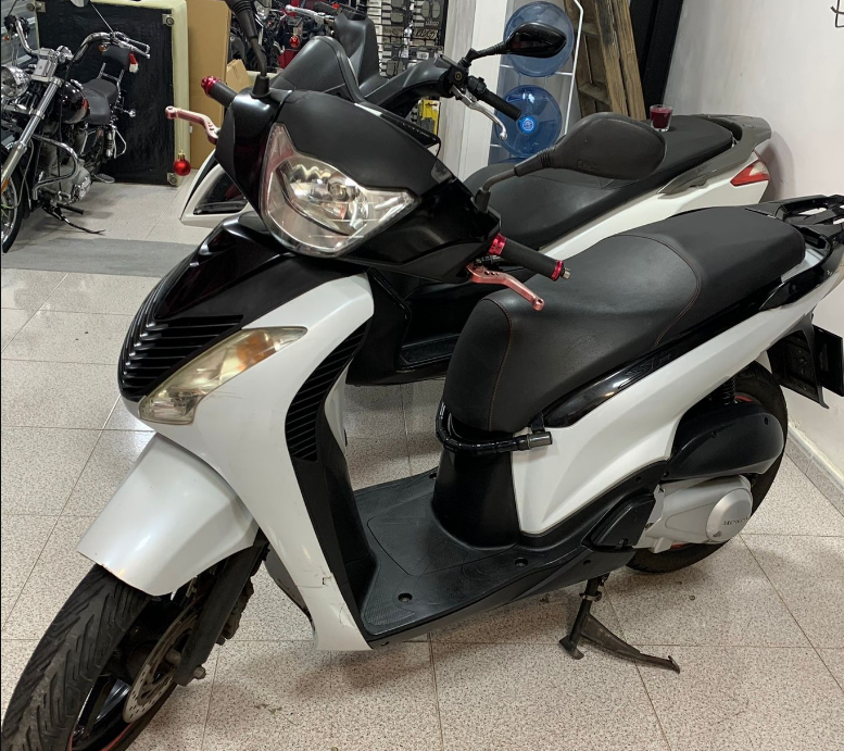 Honda SH 125 · 2011 · 50.687 km · ITV 2023 · Cambio de nombre · 1 año garantía.